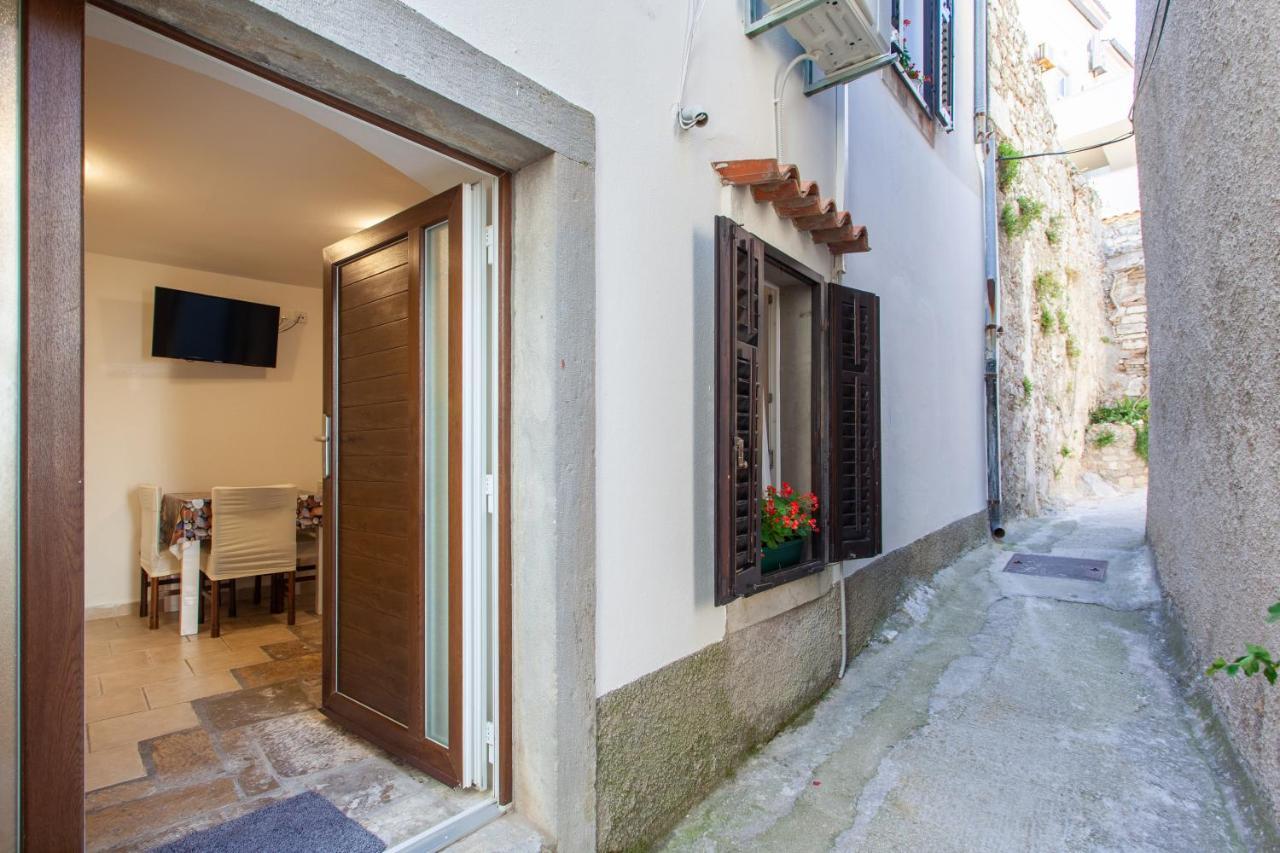 Room M Cres Εξωτερικό φωτογραφία