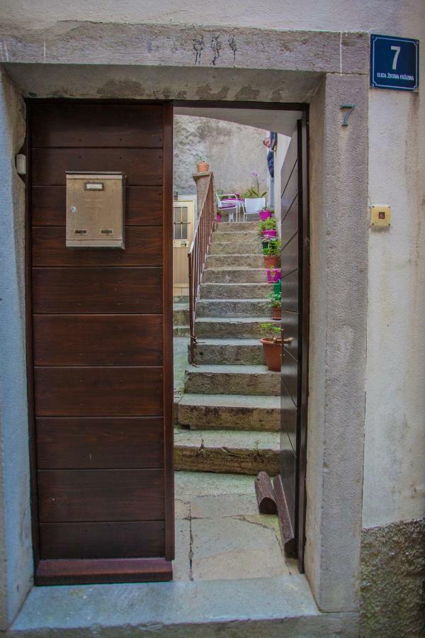 Room M Cres Εξωτερικό φωτογραφία